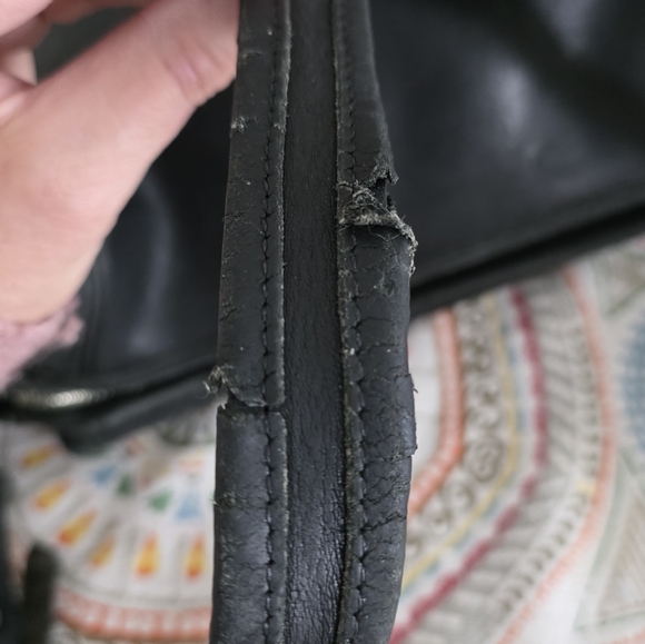 Coach Vintage No. 9060 Leather Duffel Shoulder Bag, Needs DIY - Picture 9 of 16